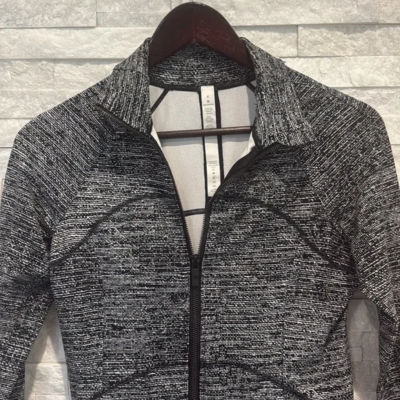 Lululemon Women's zipper jacket - Picture 2 of 10